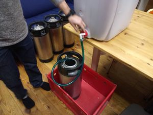 20181027 brauen abfuellen.jpg