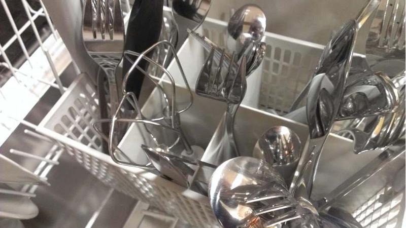 Datei:DIN EN 50242 - Visuelle Sensationen aus dem Geschirrspueler.pdf