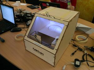 Fabscan mit LEDs.jpg